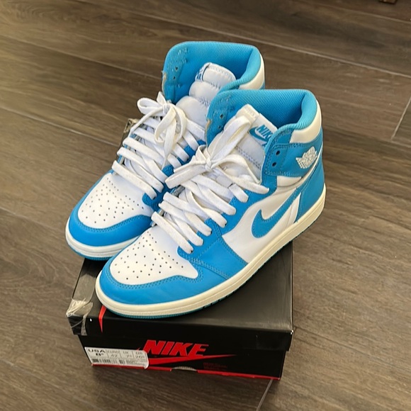 Jordan Other - Nike Air Jordan 1 Retro OG High Shoes